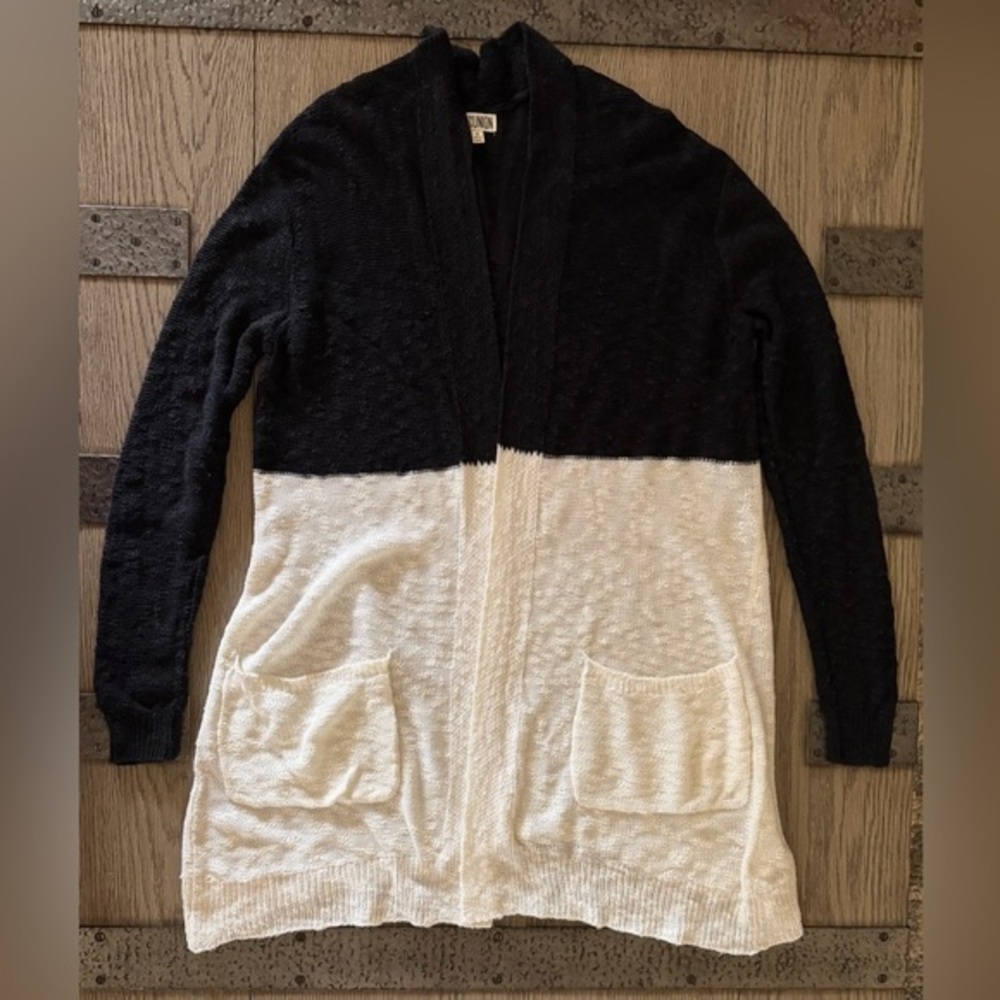 14th & Union Black and Cream Cardigan